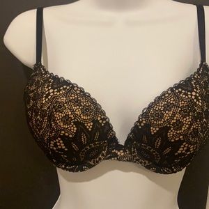 32C black bra with flower pattern